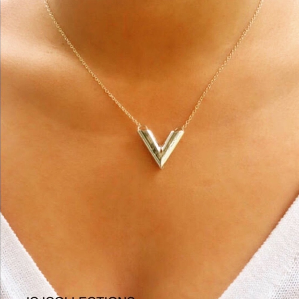 ✨ 925 Hammered V Necklace / Chevron Necklace✨